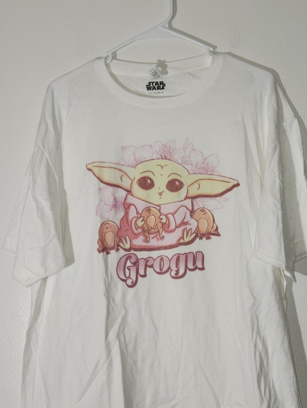 Star Wars Grogu Men's Graphic Tee - White with Pink Accent